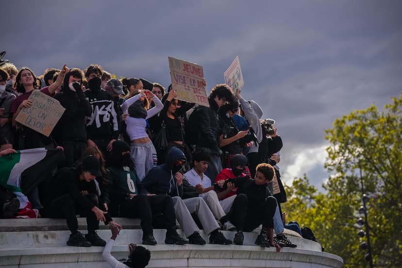 500 frihetsberövade i franska demonstrationer