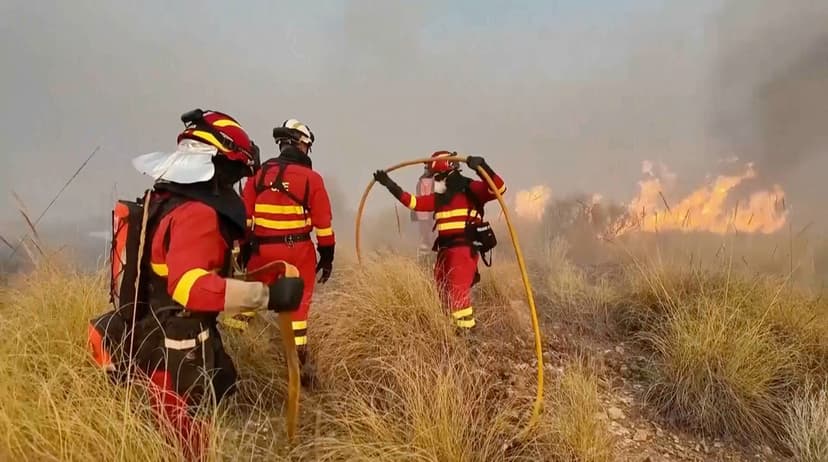 Ett tiotal döda och många saknade i brand  i Spanien
