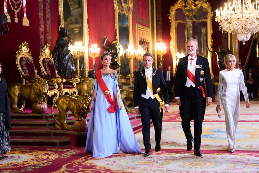 Spaniens kungapar tar emot Frankrikes president Macron med fru Brigitte