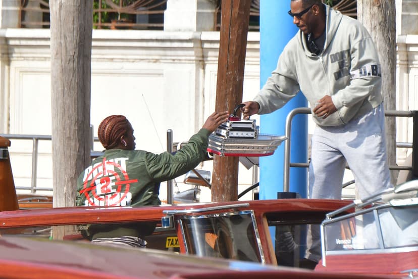 Asap Rocky i Venedig med dyrbara väskor