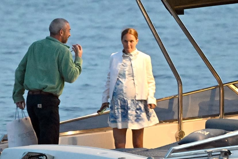 Gravida Natalie Portman och partnern Tanguy Destable på semester