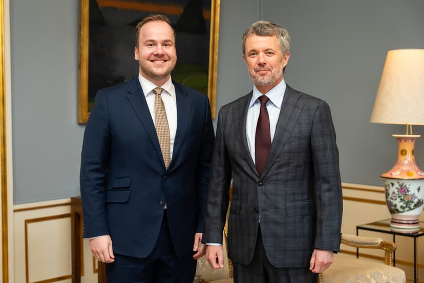 Kung Frederik tar emot Färöarnas lagman Beinir Johannesen