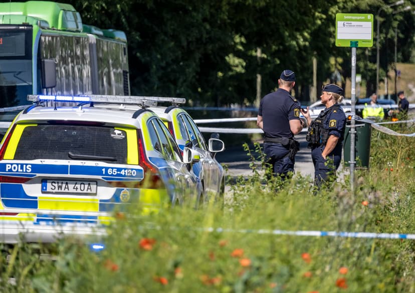 Pojke stickskadad på buss i Malmö