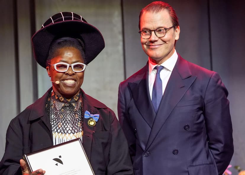 Prins Daniel delar ut det internationella fotopriset Hasselbladspriset Zanele Muholi