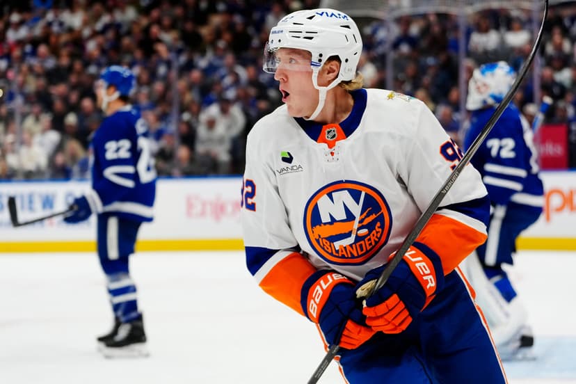 NHL: Holmström dubbel målskytt i Islanders seger