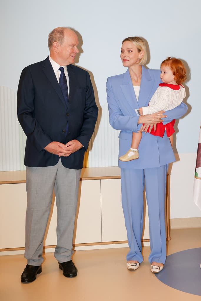 Albert och Charlene av Monaco vid invigning av förskola