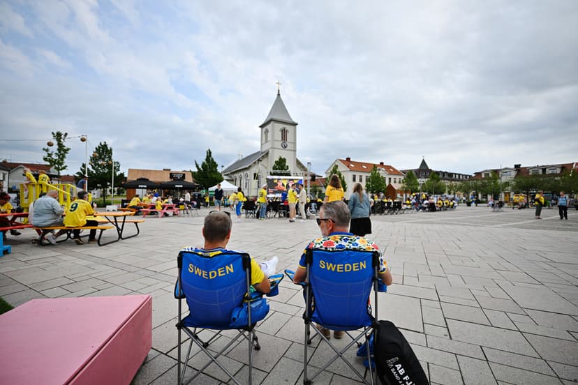 Sverige samlas för att se mötet mot Nederländerna