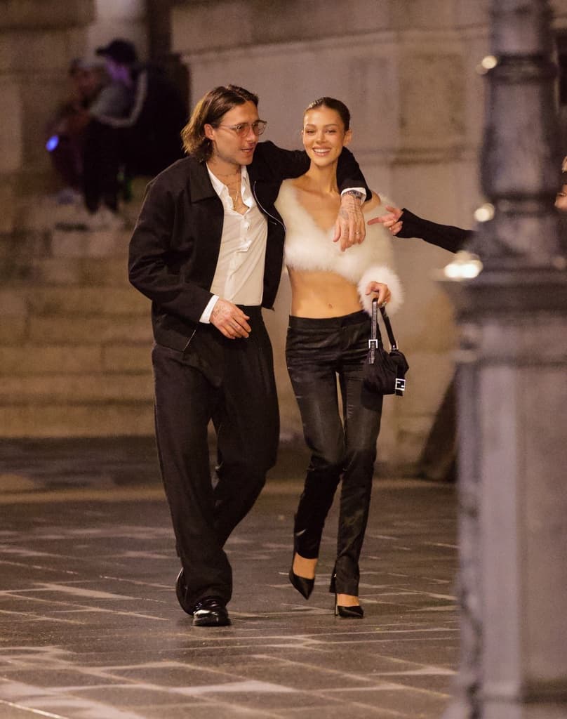 Brooklyn Beckham och Nicola Peltz i Paris
