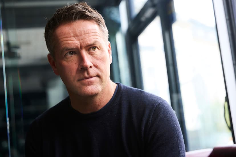 Engelske fotbollsikonen Michael Owen försvarar Alexander Isak