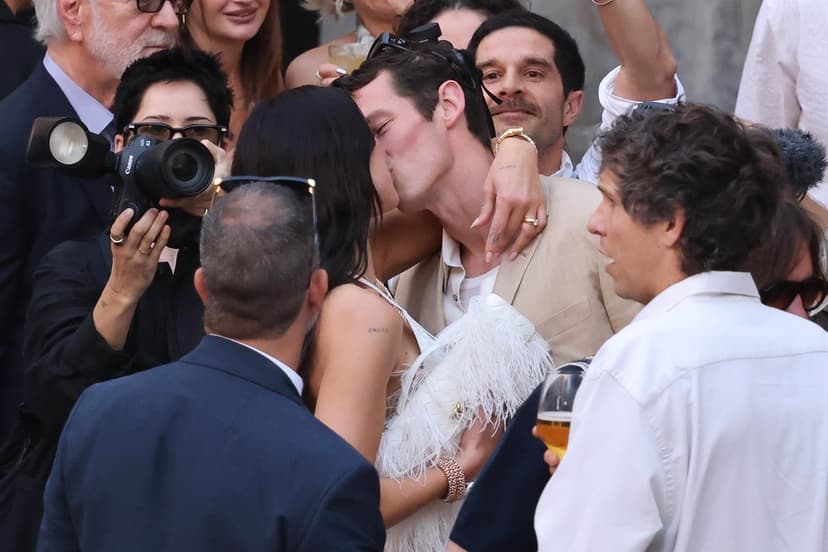 Dua Lipa och Callum Turners bröllopshelg på Sicilien