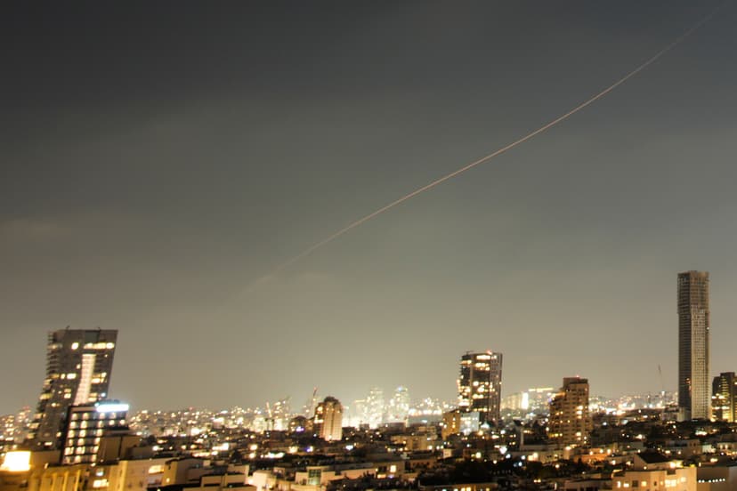 Iran har avfyrat robotar mot Israel