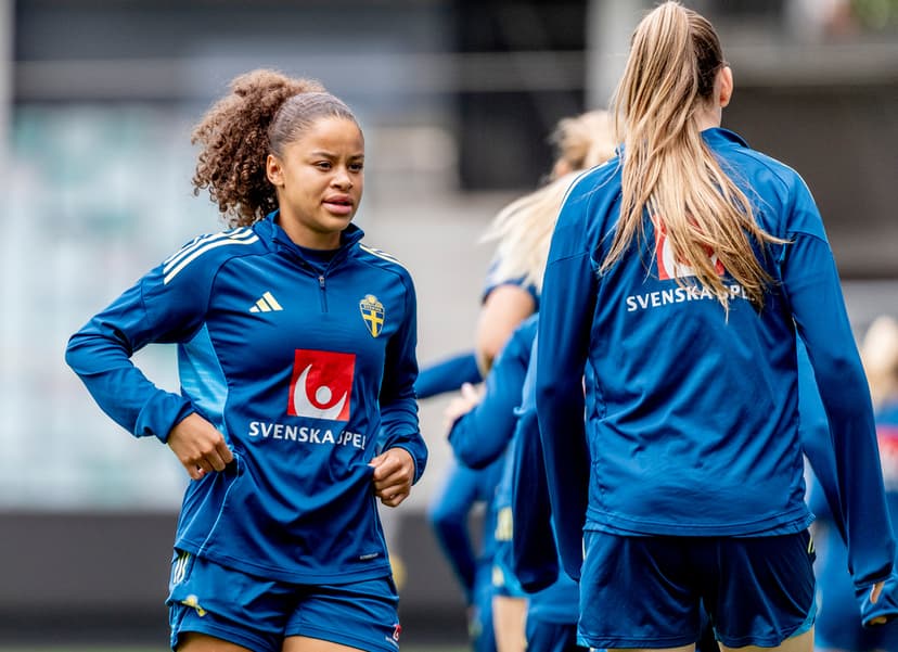 Damlandslaget tränar inför matchen mot Italien