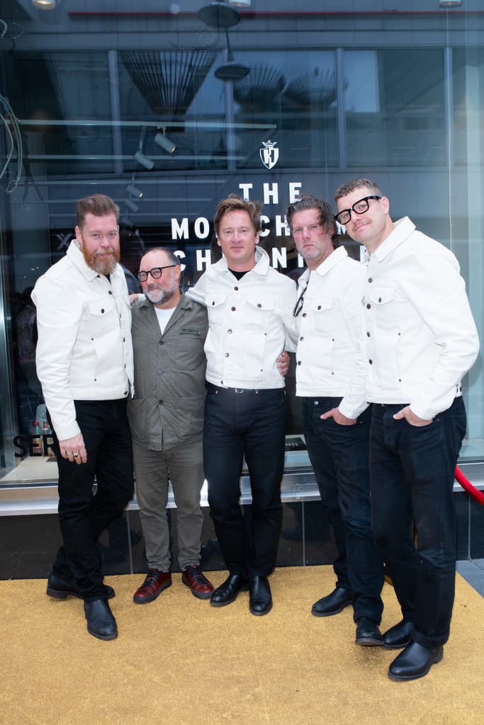 VERNISSAGE THE HIVES & GÖRAN BROBERG - THE MONOCHROME CHRONICLE