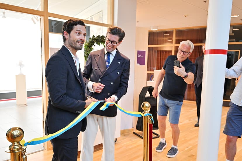 Prince Carl Philip inaugurates a Bernadotte exhibition