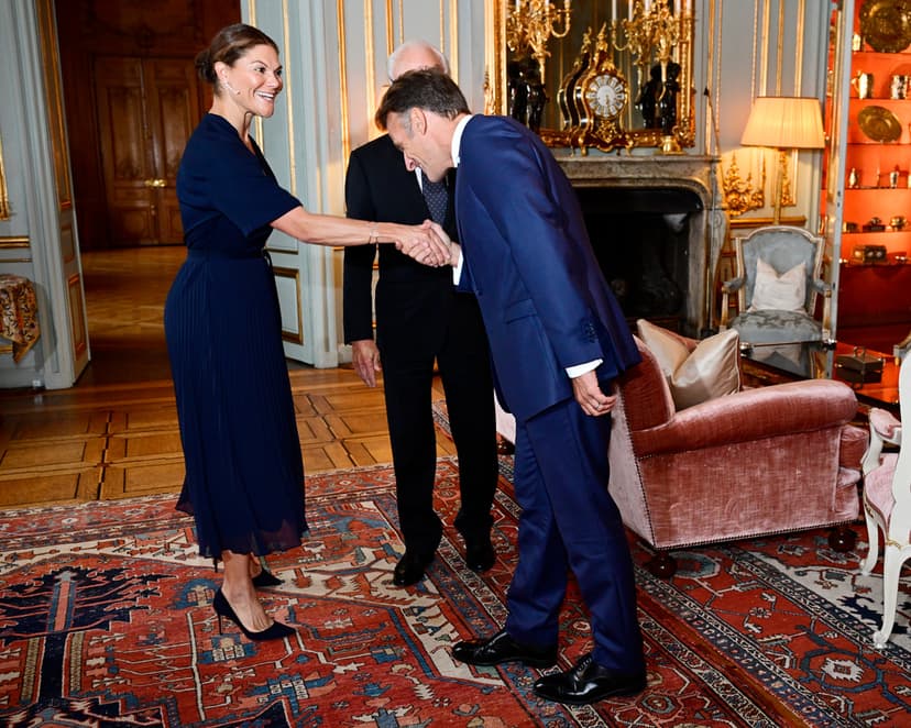 Kronprinsessan Victoria och kung Carl Gustaf ger audiens för president Macron