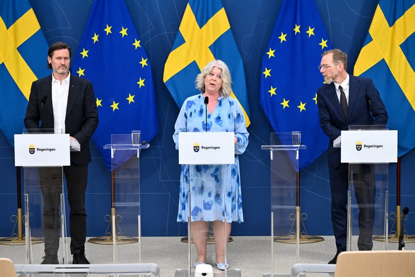 Regeringen pressträff om att skydda barn mot våld i digitala miljöer
