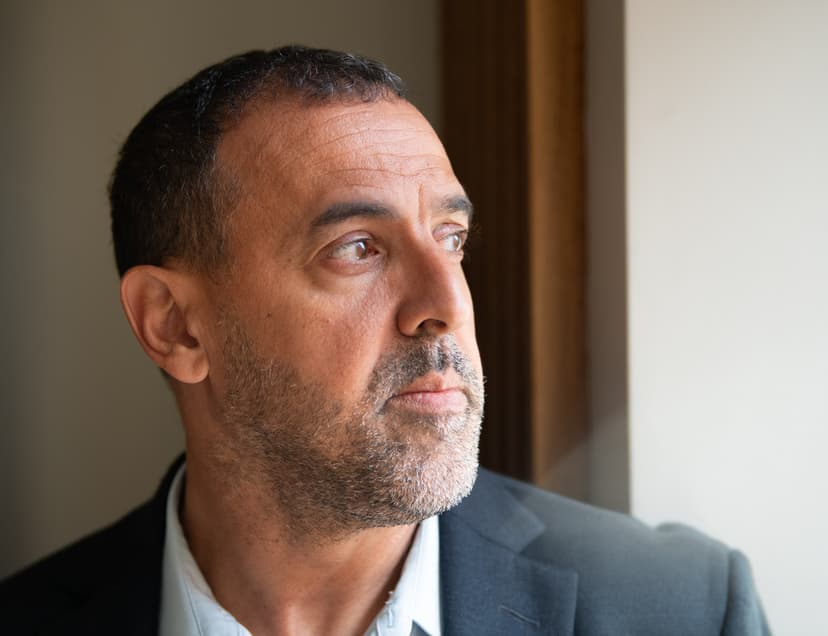 Eli Sharabi släpper boken Gisslan om 491 dagar som Hamas gisslan