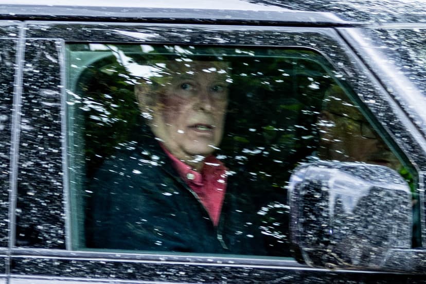 Andrew Mountbatten-Windsor med blåmärke i ansiktet