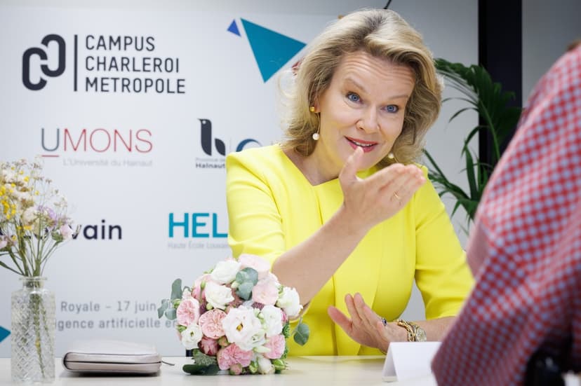 Drottning Mathilde besöker universitetet i Charleroi
