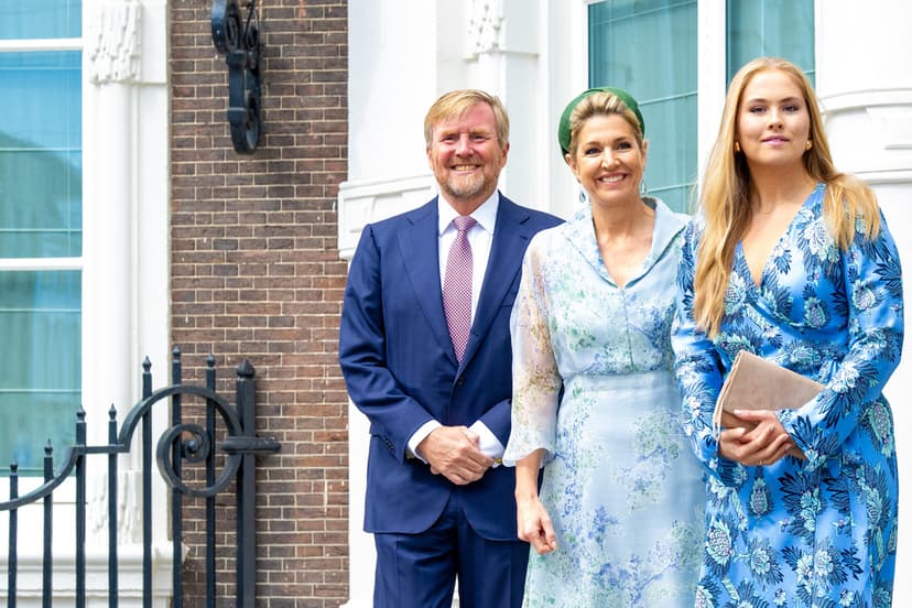 Kung Willem-Alexander, drottning Maxima och prinsessan Amalia i Haag