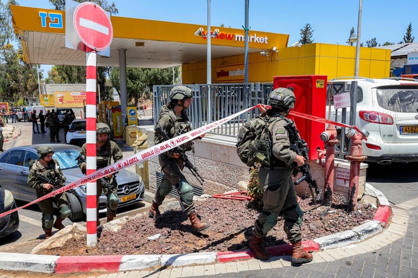 Misstänkt terror i Israel – skott på flera platser