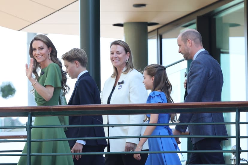 William och Kate med barnen på herrfinalen i Wimbledon