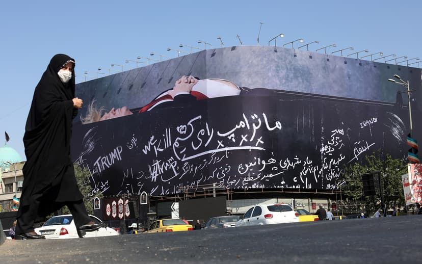 Anti Trump budskap visas i centrala Teheran