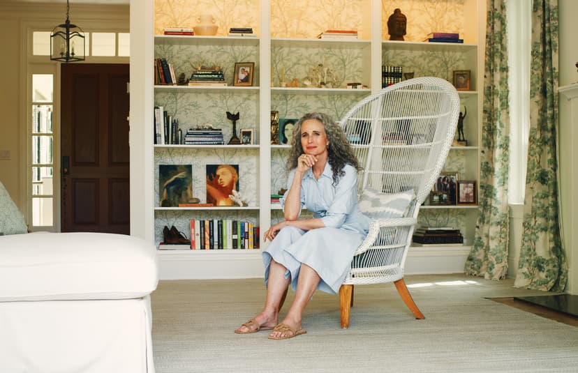 Andie MacDowell visar upp sitt hem