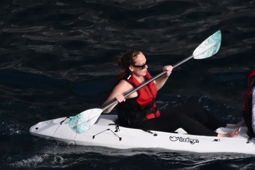 Adele paddlar