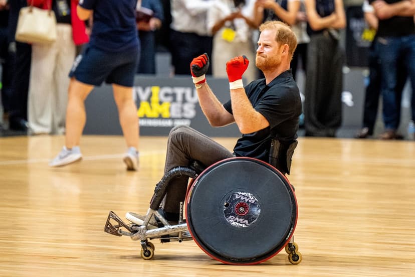 Prins Harry provar olika grenar inför Invictus games i Birmingham nästa år