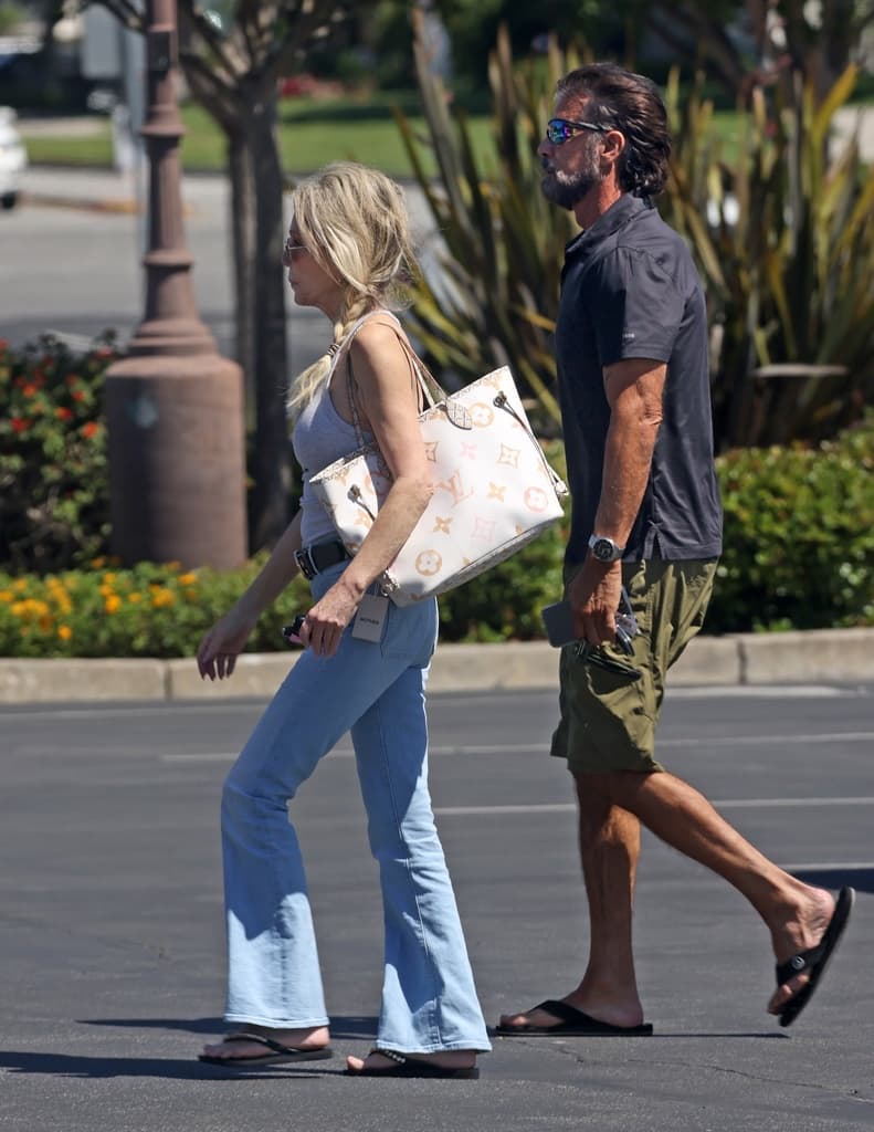 Heather Locklear har kvar lappen på sina jeans