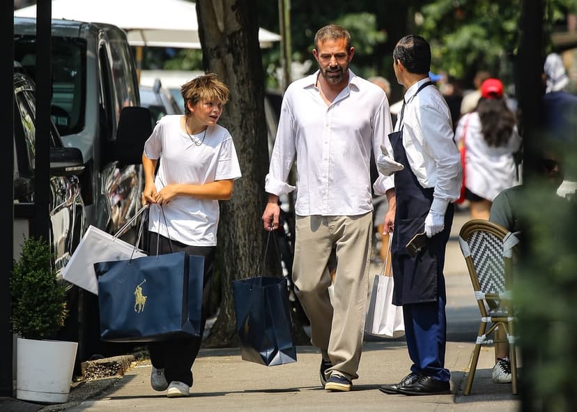 Ben Affleck shoppar med sonen Samuel