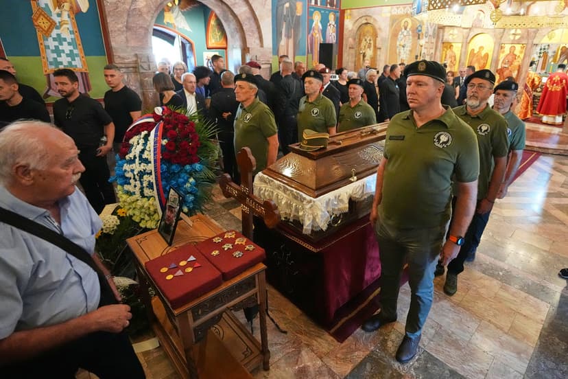 Krigsförbrytaren Ratko Mladic begravs i Belgrad
