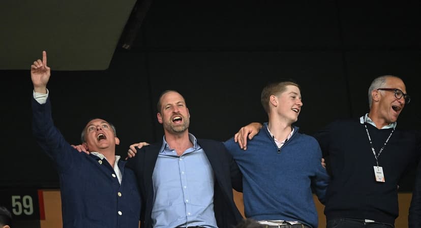 Prins William på fotboll i Istanbul