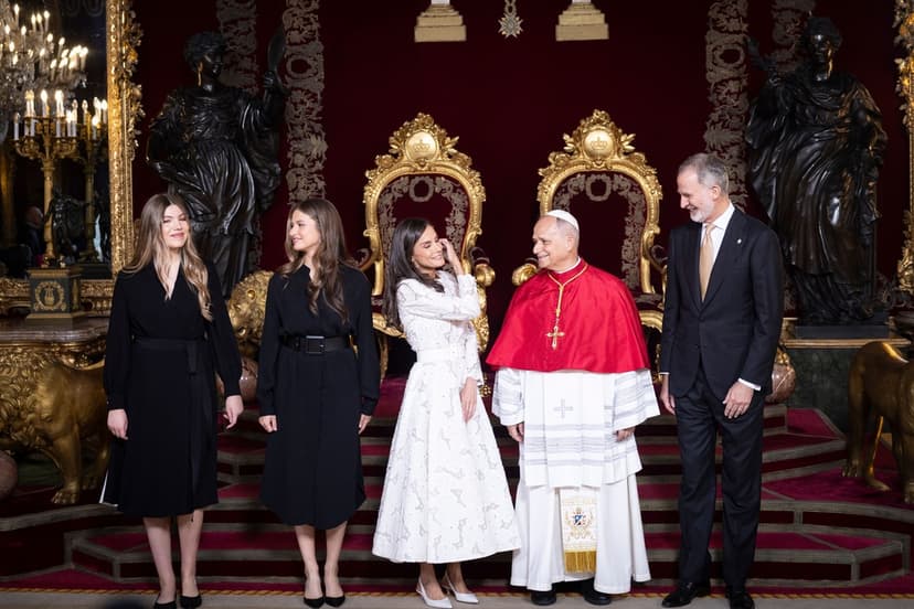 Spaniens kungafamilj tar emot påve Leo XIV