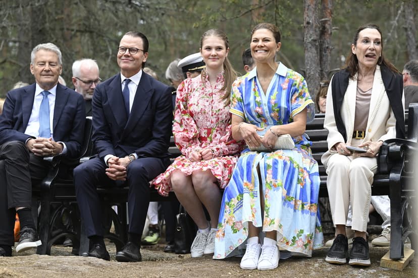 Princess Estelle inaugurates new sculpture