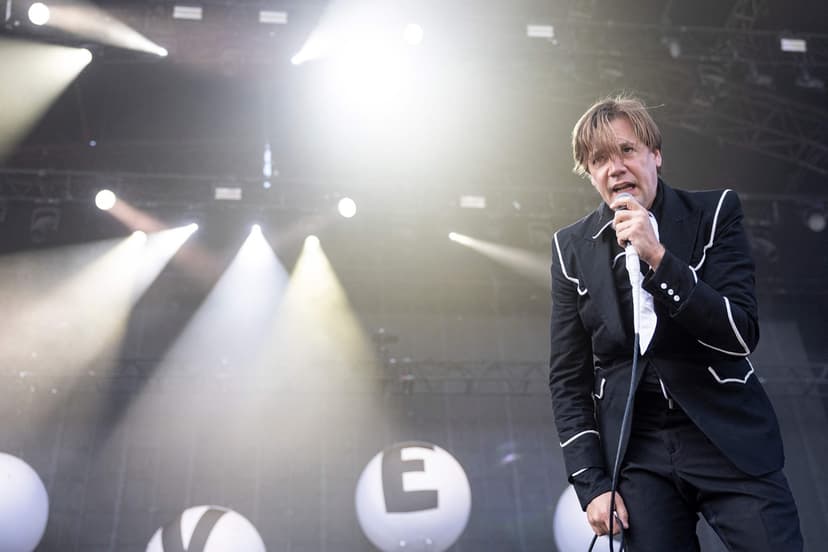 The Hives spelar på musikfestivalen Eurockéennes de Belfort i Frankrike