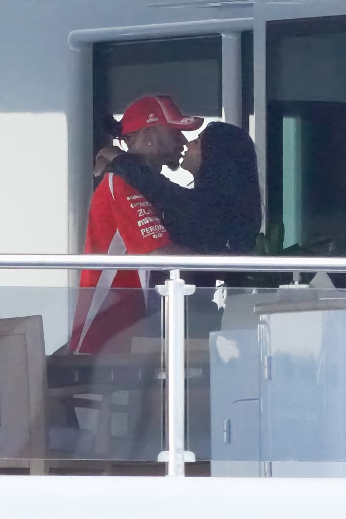Kim Kardashian och Lewis Hamilton på lyxyacht i Monaco