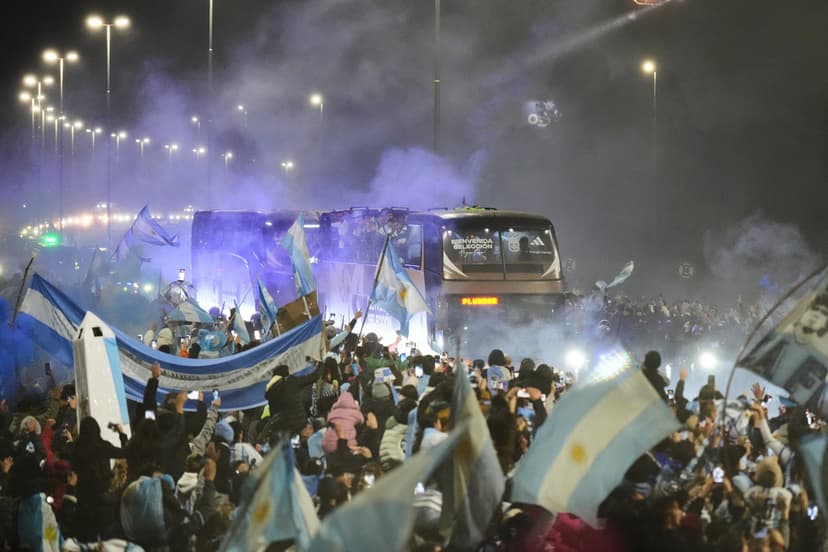 Tusentals välkomnade Argentina – Messi saknades