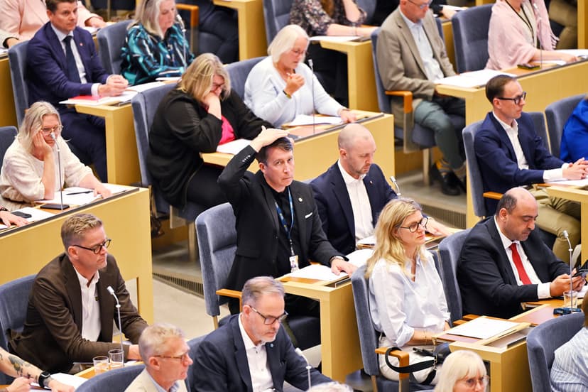 Riksdagsomröstning av betänkandet om utmönstring av permanent uppehållstillstånd