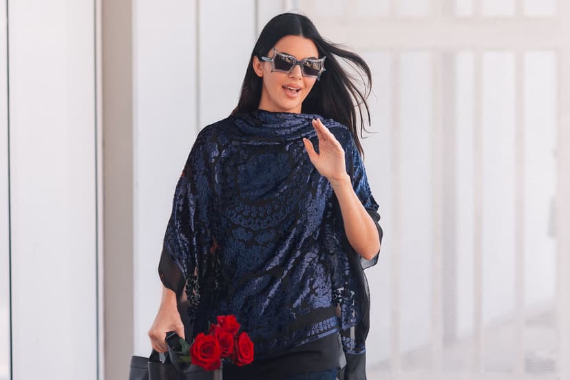 Kendall Jenner lämnar Venedig iförd coola solglasögon