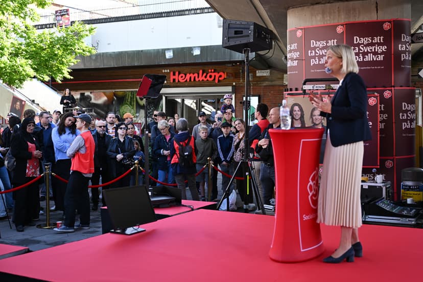 Socialdemokraternas partiledare Magdalena Andersson slutspurtstalar i Bredäng