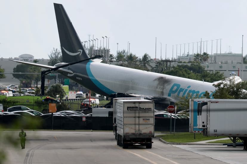 Fraktflygplan har kraschat vid landning i Miami