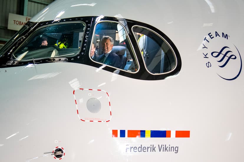 Kung Frederik vid namngivning av SAS-plan