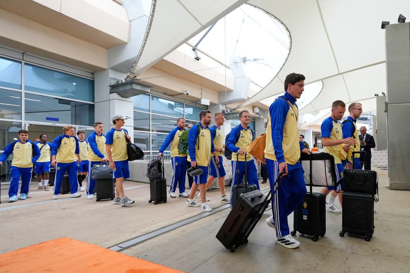Det svenska landslaget anländer till Dallas