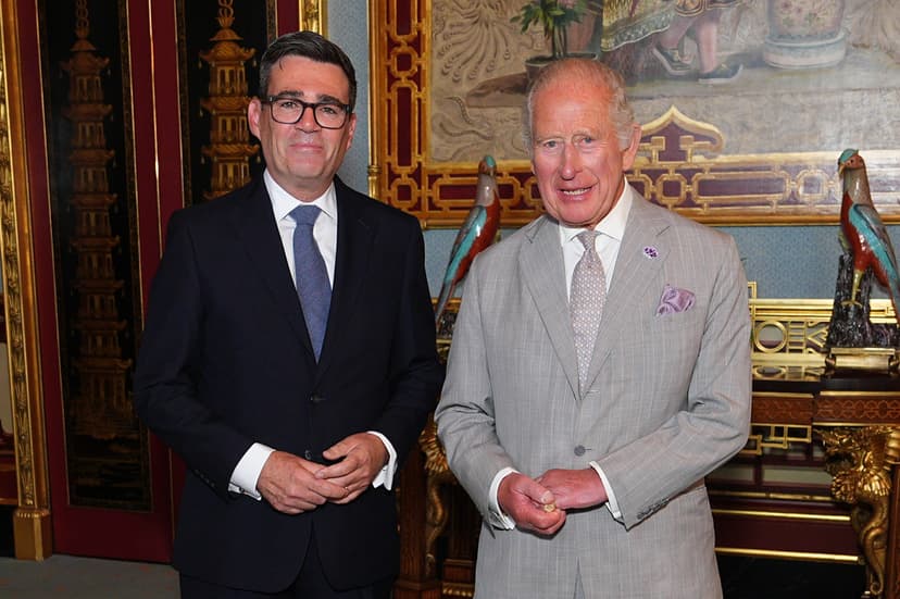 Labourledaren Andy Burnham har tillträtt som Storbritanniens premiärminister