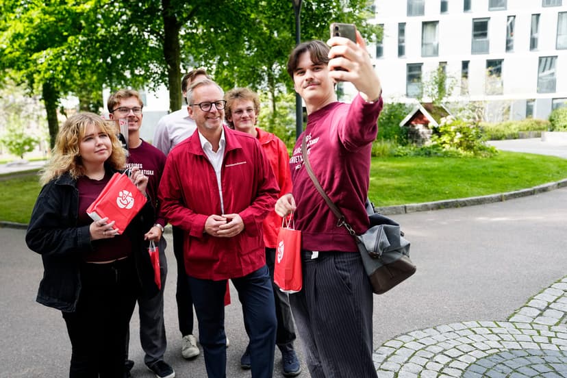 Mikael Damberg (S) valkampanjar i Göteborg