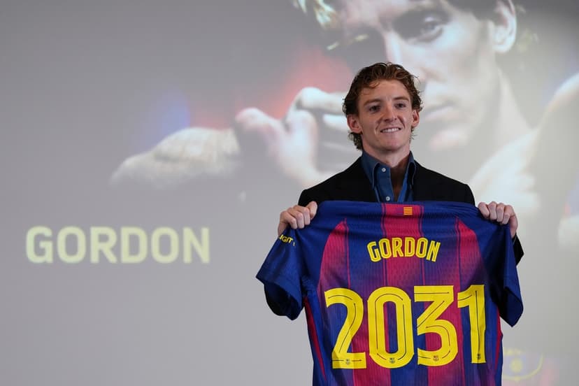 Barcelona värvar Anthony Gordon från Newcastle