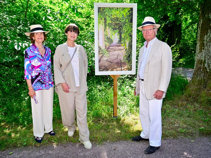Royal Couple inaugurates art exhibiion at Solliden