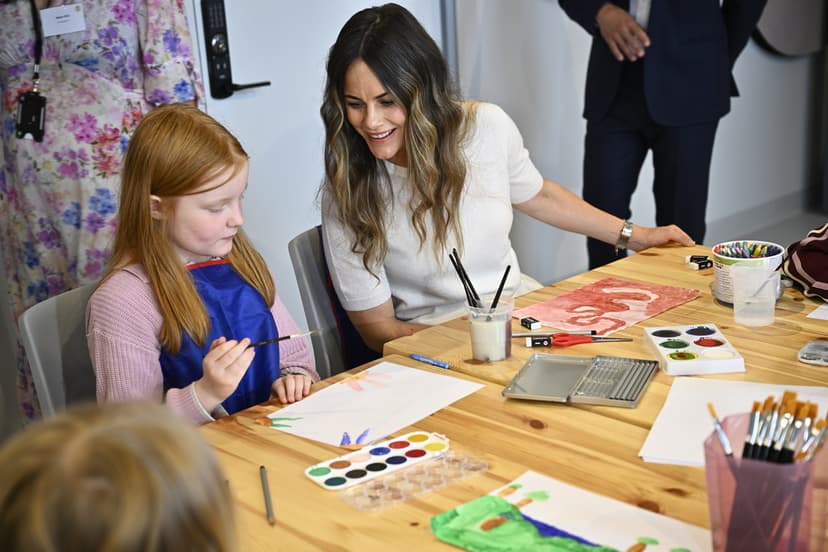 Prins Carl Philip och prinsessan Sofia besöker det nya Kulturhuset i Ursvik i Sundbyberg